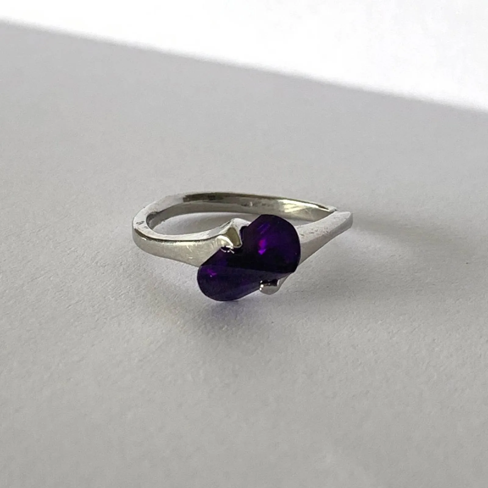 Amethyst Purple Silver Ornate Ring Size 8