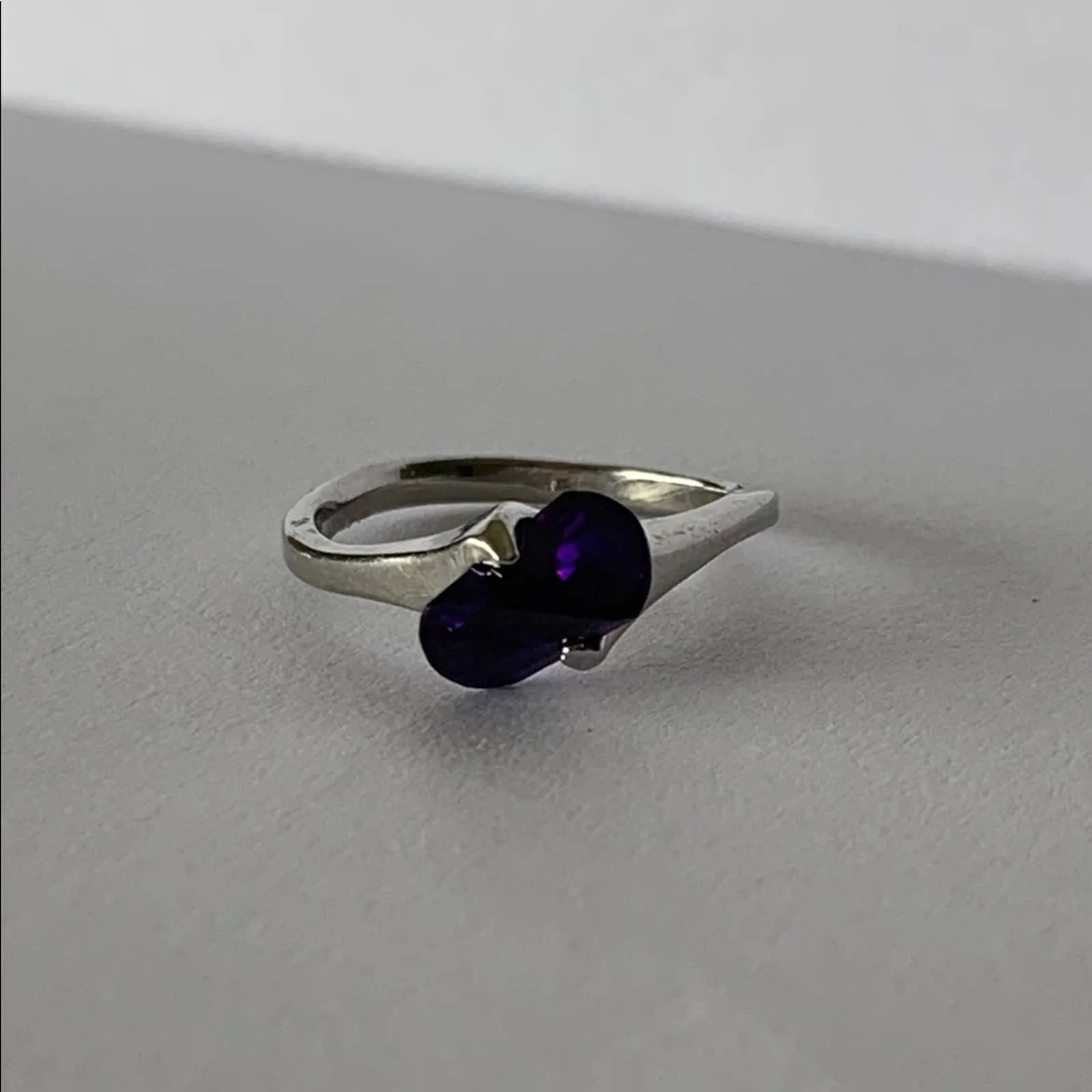 Amethyst Purple Silver Ornate Ring Size 8