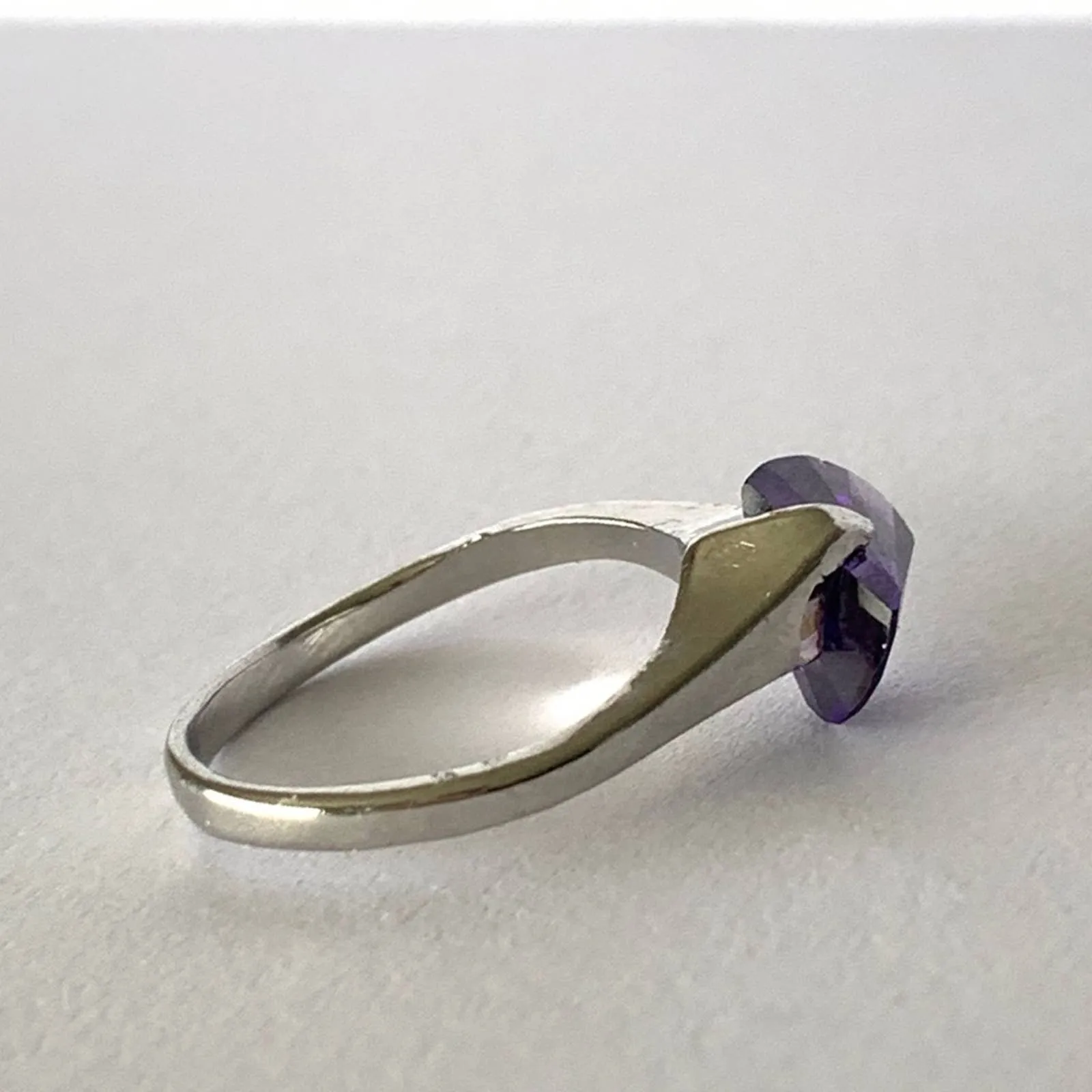 Amethyst Purple Silver Ornate Ring Size 8