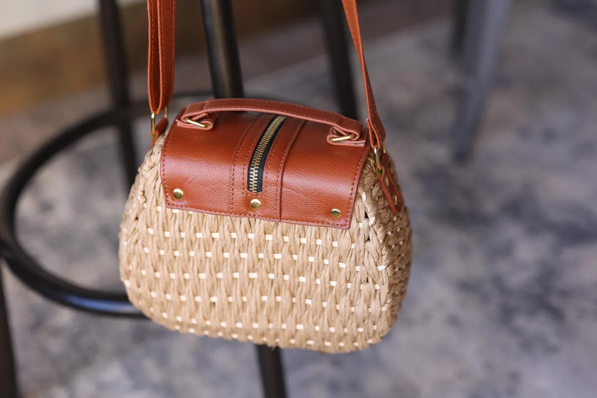 Khaki Bamboo Weaving Leather Shoulder Handbag