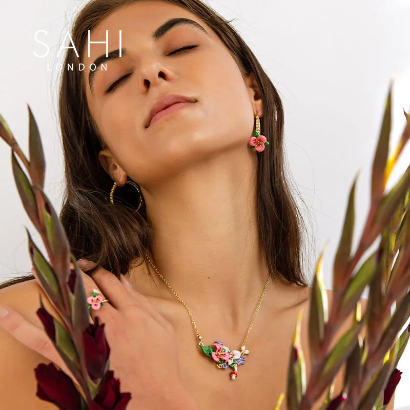 SAHI ENCHANTING GARDEN PENDANT NECKLACE